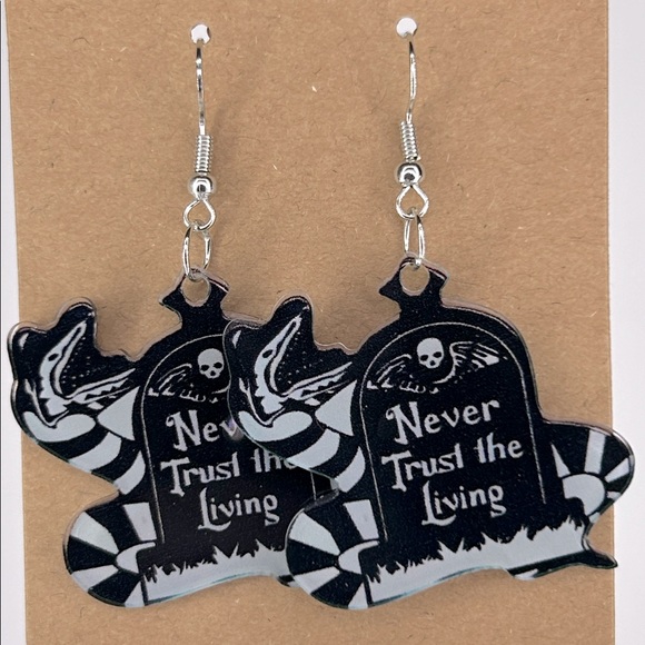 Beetlejuice “Never Trust The Living” Dangle 2D Acrylic Earrings - Picture 1 of 3